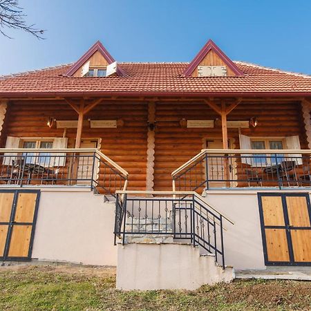 Apartmani Zuti Leptir Vrdnik Zewnętrze zdjęcie