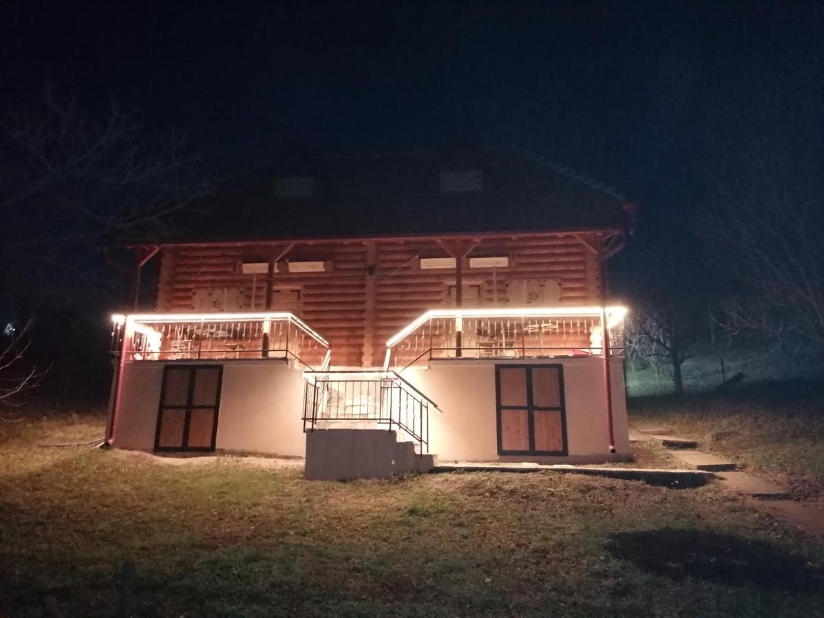 Apartmani Zuti Leptir Vrdnik Zewnętrze zdjęcie